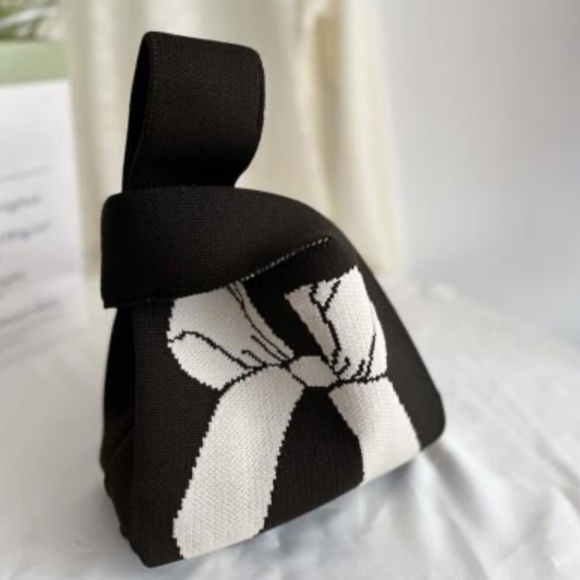 NEW Black & White Knit Bow Tote - Small - Picture 6 of 8